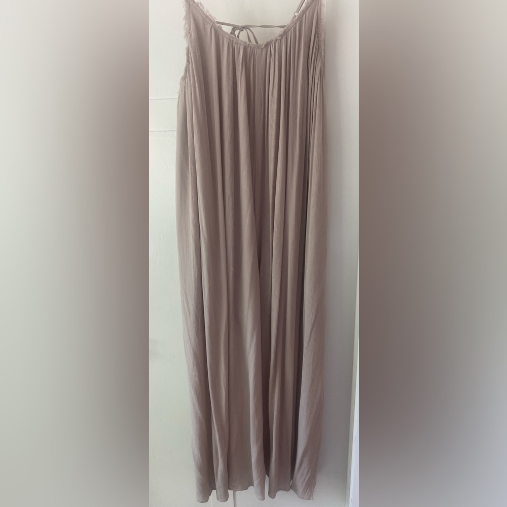 Wishlist Flowy Beige Sleeveless Dress